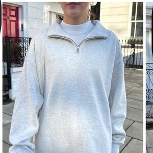 MISSY COLLAR SWEATSHIRT- Brandy Melville